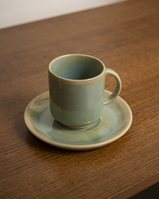 Taza small turquesa con plato redondo